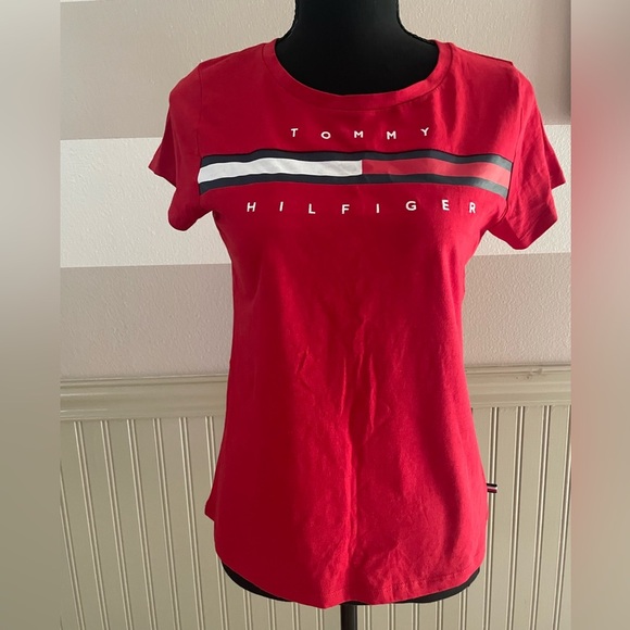 100% Cotton Tommy Hilfiger Red Short Sleeve Tee - Picture 1 of 6
